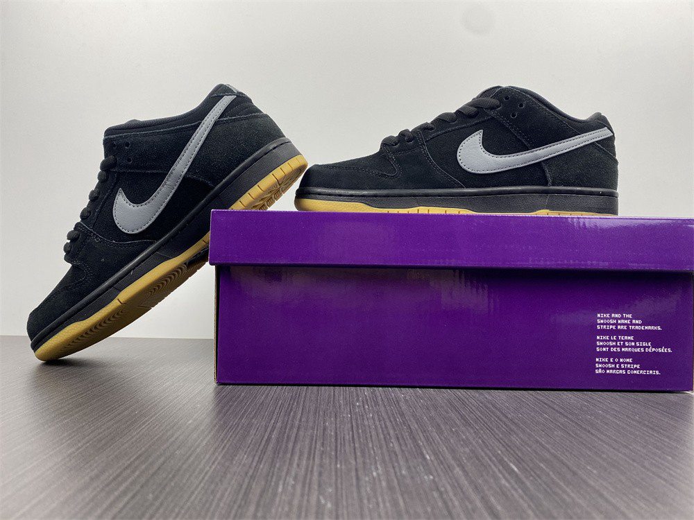 Nike SB Turns Back the Clock and Reveals a Dunk Low Fog Colorway BO6817-010
